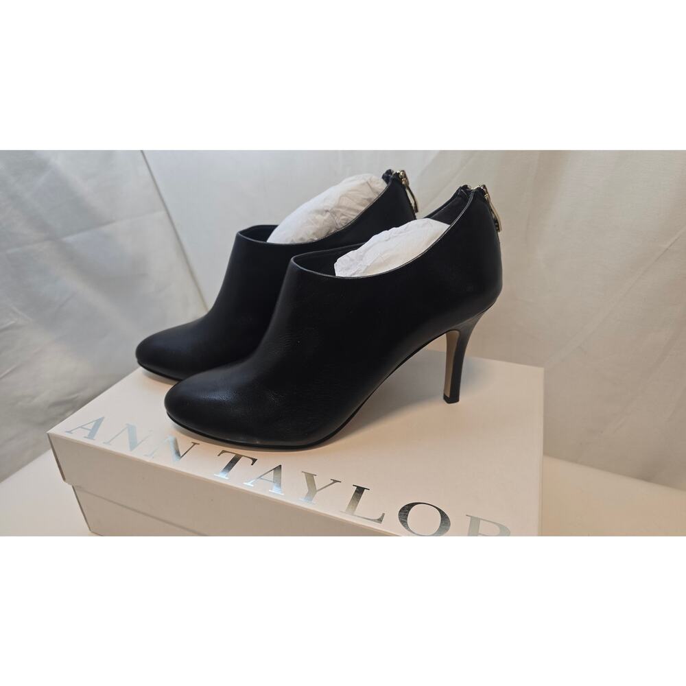 Ann Taylor-Kiera Black Leather Booties-NEW IN BOX-Size 7